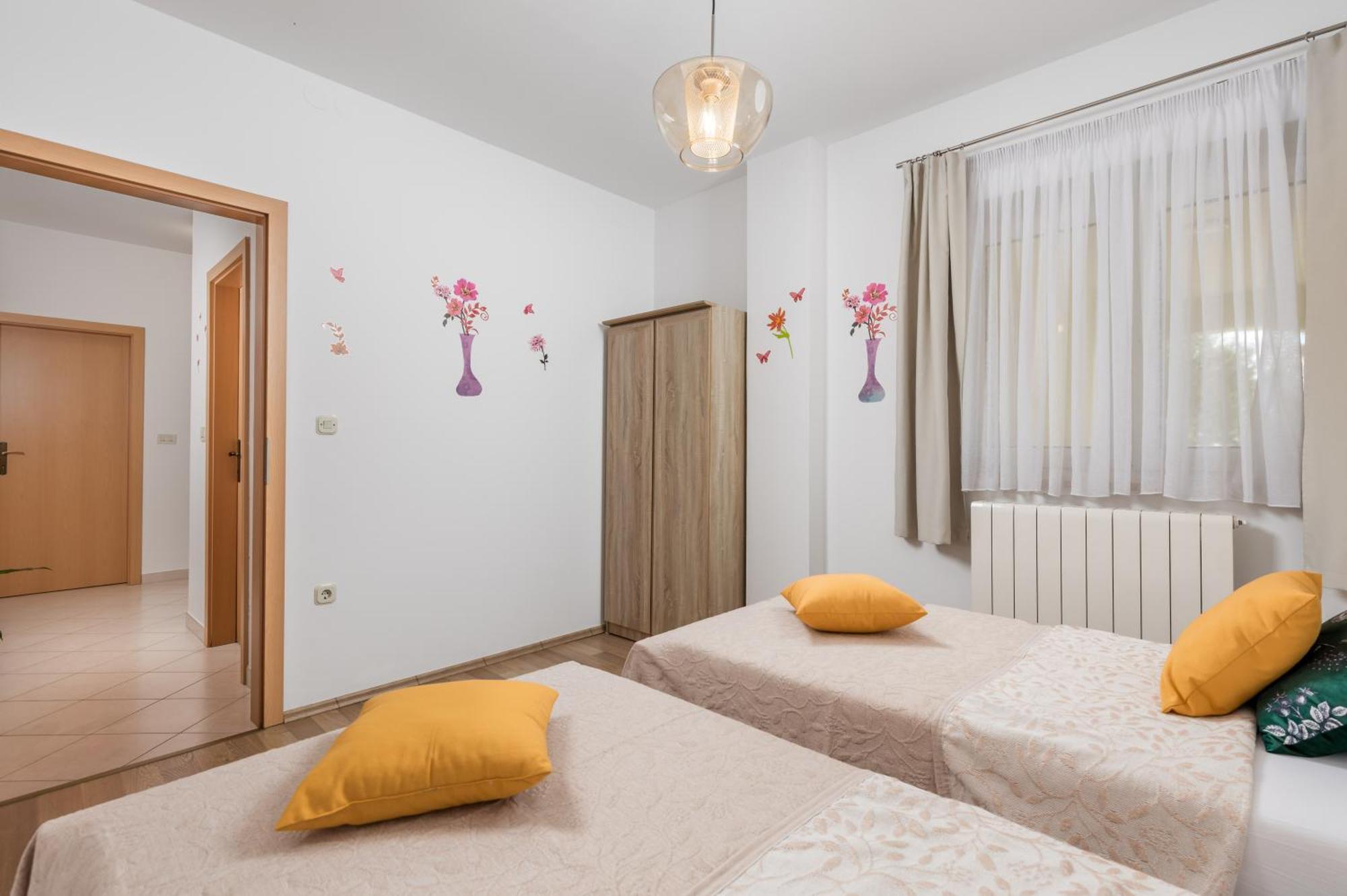 Apartments Kovacic Кральевица Экстерьер фото